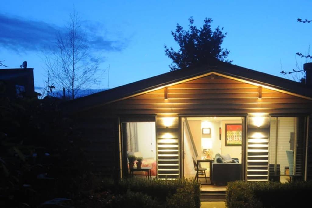 The Cabin Cheltenham Exterior foto