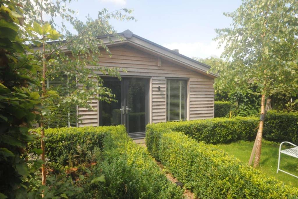 The Cabin Cheltenham Exterior foto